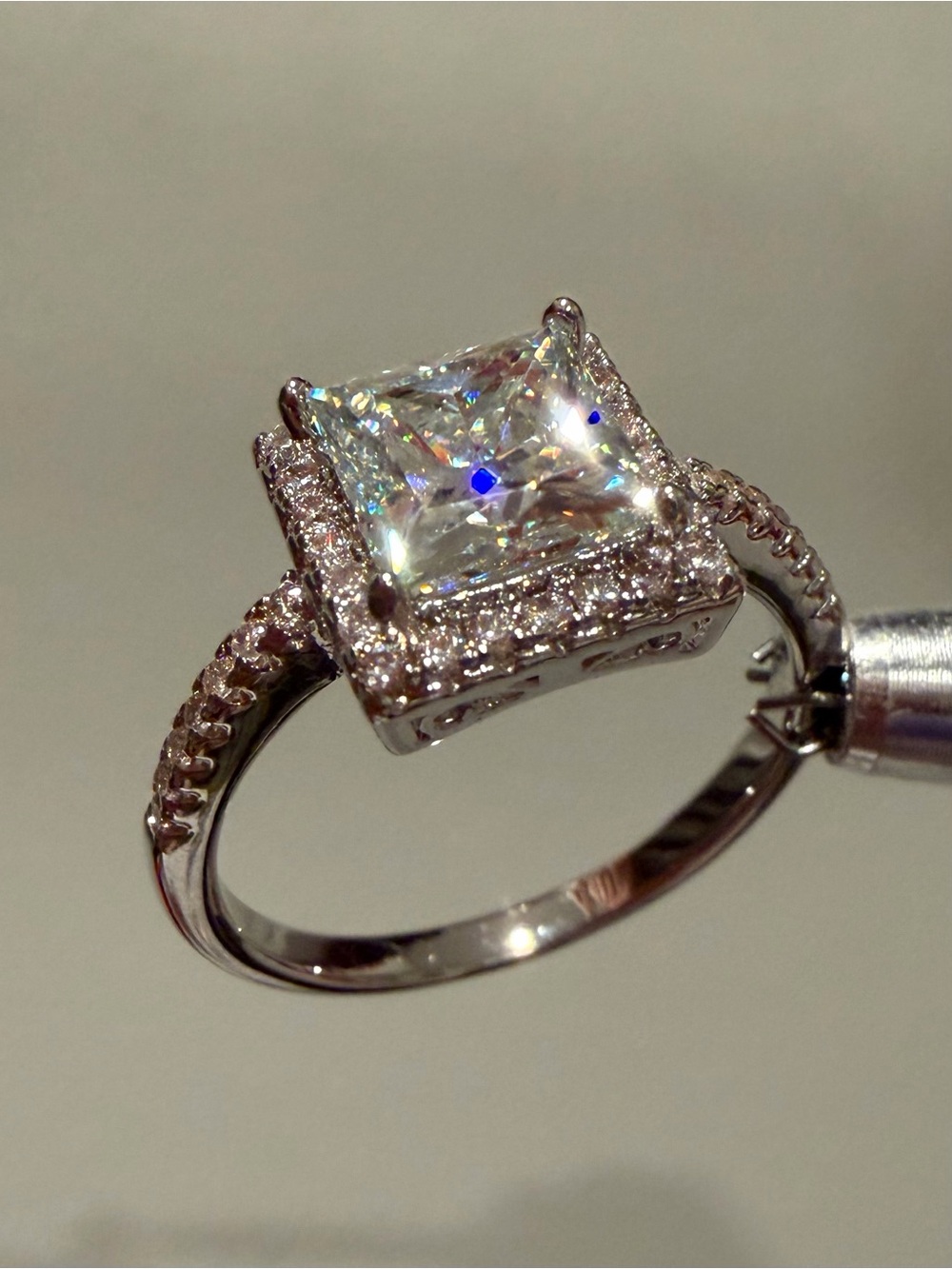 2.0CT GRA MOISSANITE Princess-Cut Engagement Ring in s925 Sterling Silver Size 9